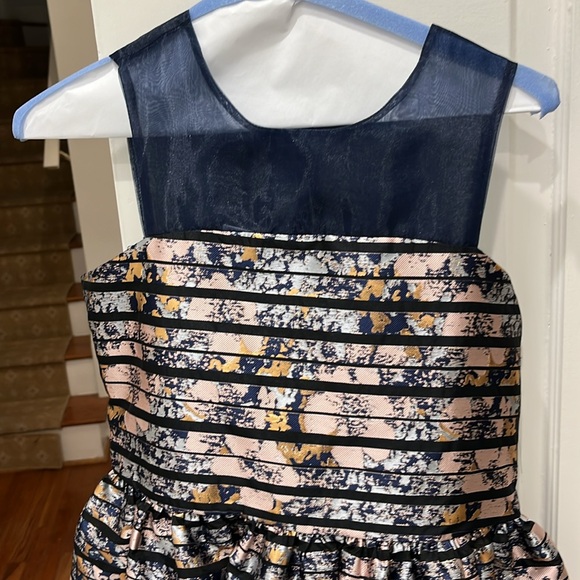 Girl's formal dress - Picture 2 of 3